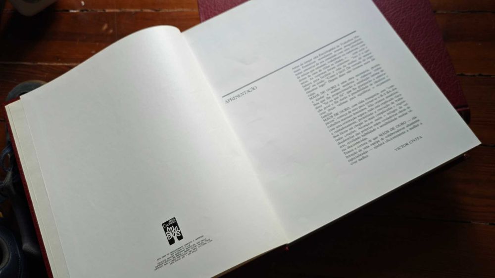 Livros “Mãos de Ouro” – Vol. I e II – Artes Manuais Vintage