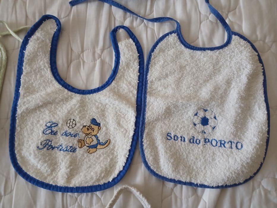 Babetes e saquinhos para bebé