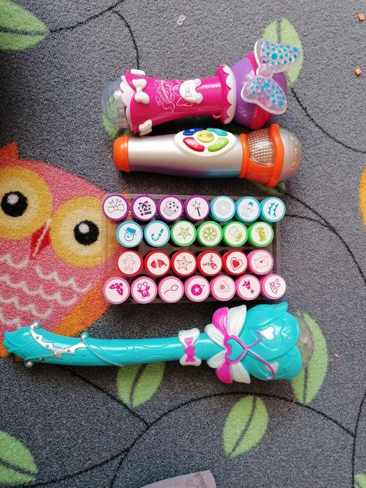 Pieczątki oraz mikrofony