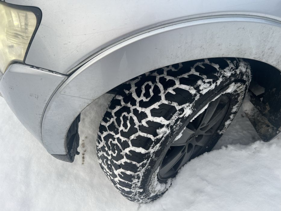 Samochod terenowy mitsubishi pajero