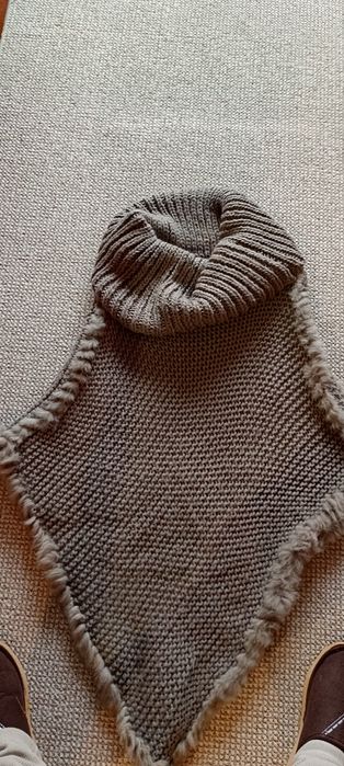 Várias peças de roupa