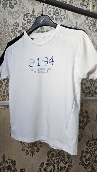 Zara футболка на хлопчика р. 130 см