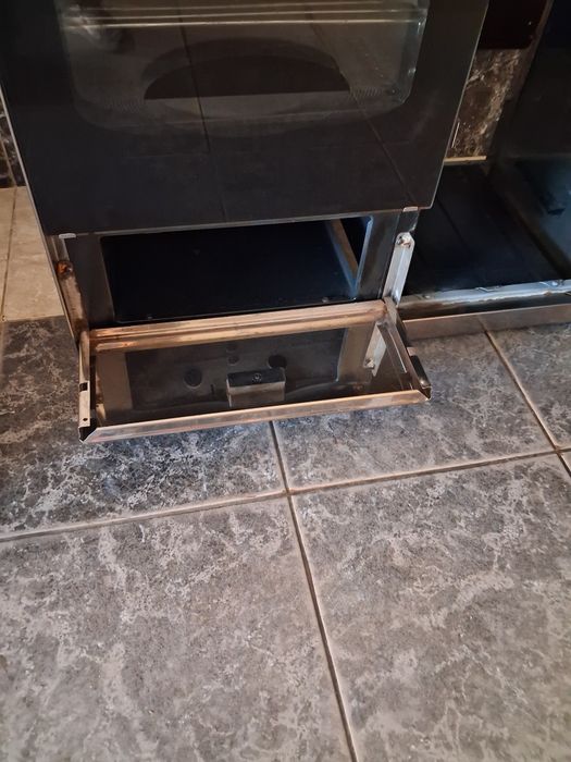 Fogão a preço de campanha gás com porta botija seminovo.