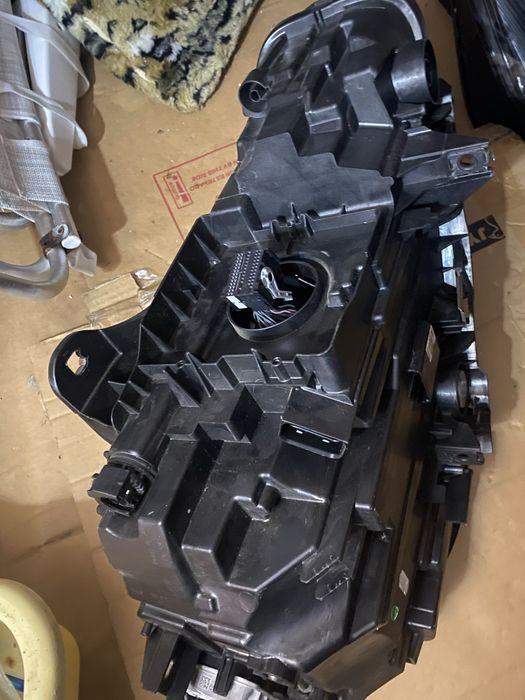 Farol Bmw serie 1 f40 Led esq.