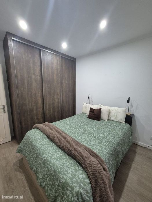 Moradia T2 com jardim e garagem em Corroios