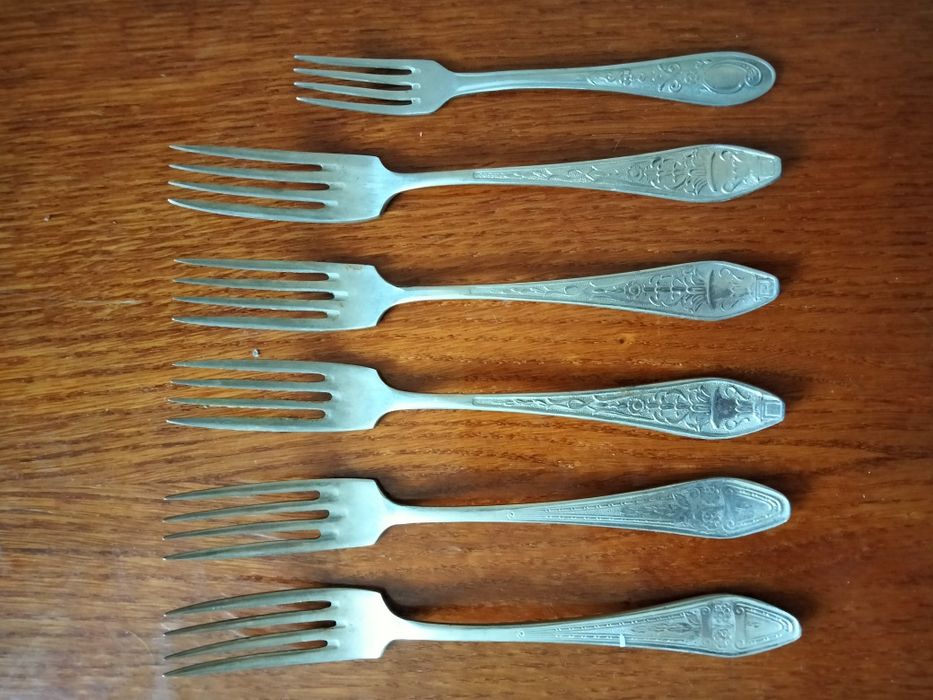 Ложки виделки ножі