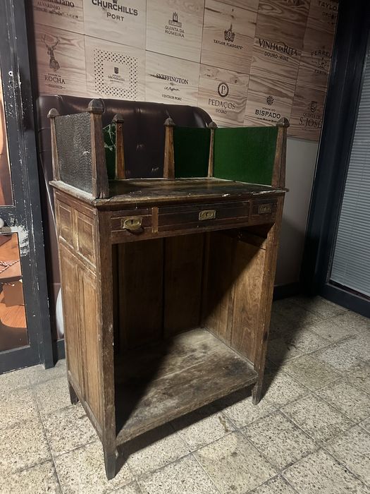 Movel antigo para maquina registadora!