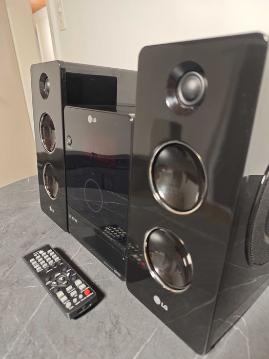 Микро-Hi-Fi систему LG FA162