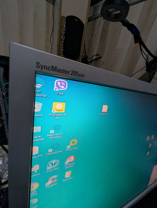 Монитор 20" Samsung SyncMaster 205BW (Словакия) — Надёжный и яркий