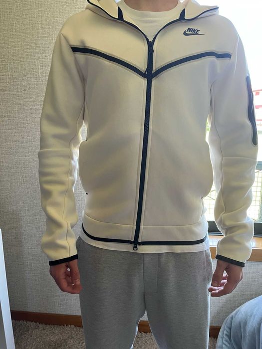 Casaco Nike Tech Fleece