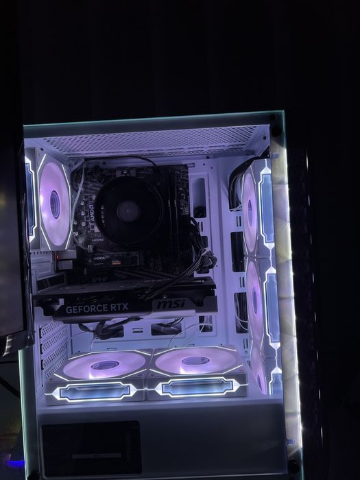 Pc gaming RTX 5060 ti + Monitor curvo samsung 144hz