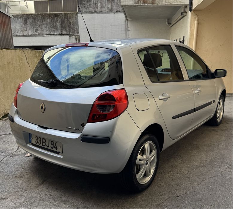 Renault Clio III 1.2 16V - 75Cv - Gasolina