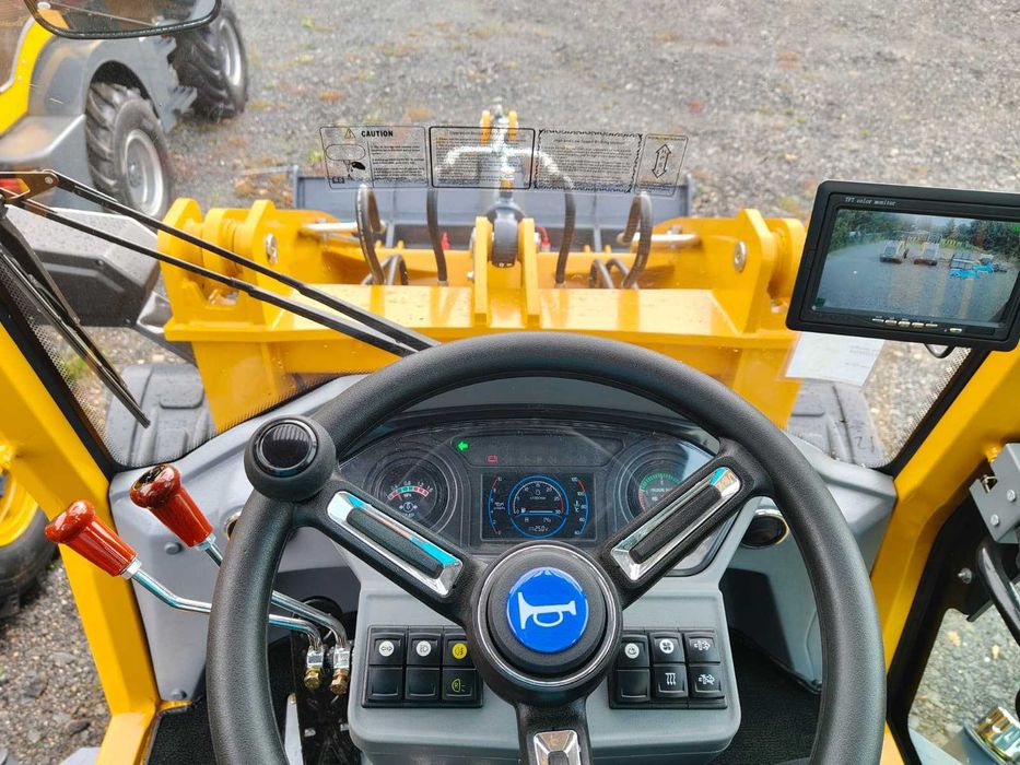 Ładowarka APS 15F – Nowa | Udźwig 1500 kg | 0,6 m³ | Gwarancja