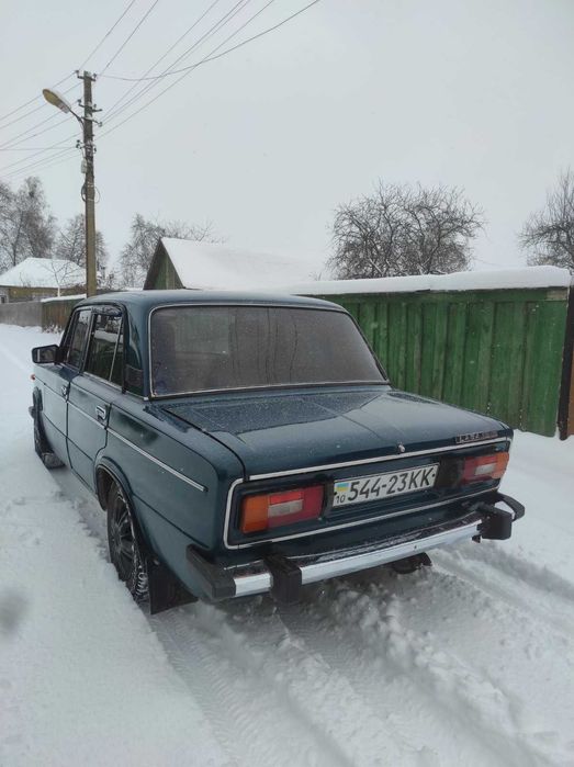 Автомобіль ваз 2106