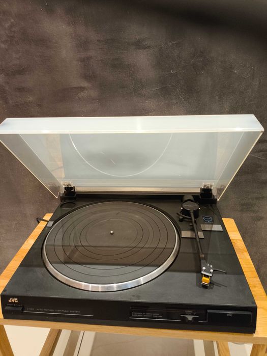 Gramofon ,Bang Olufsen ,JVC, Bernard Mikro Seiki