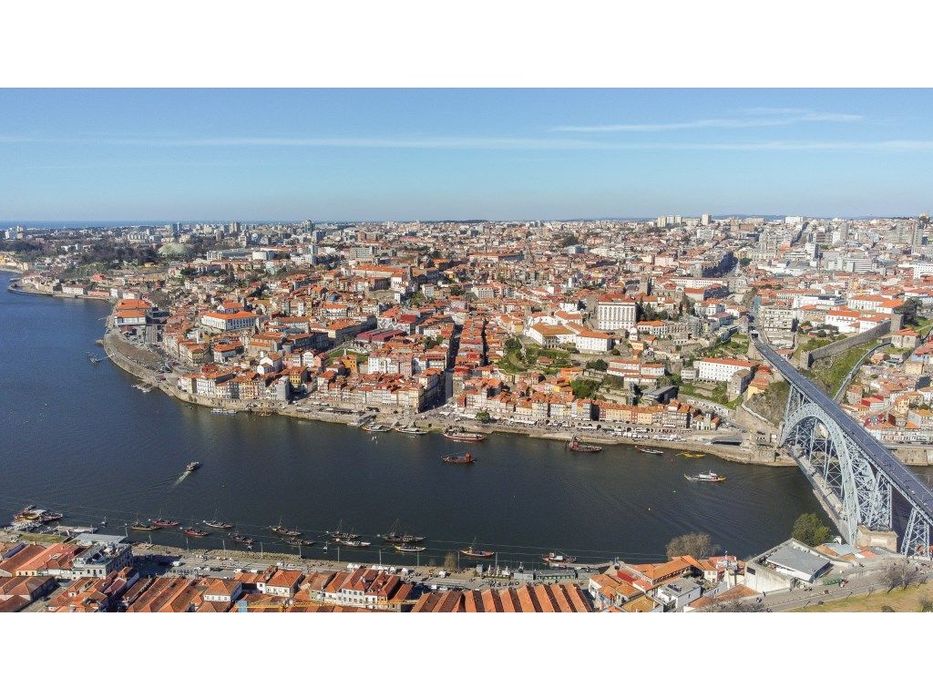 Apartamento T0 com varanda, em novo empreendimento, no Porto