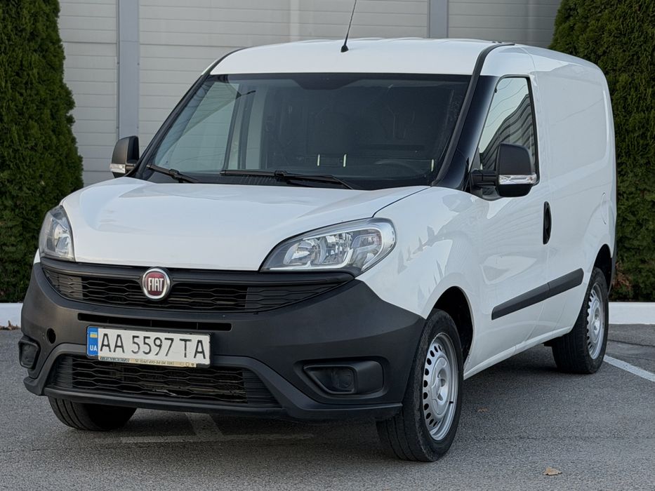 Fiat Doblo 2017 року 1.4 Г/Б