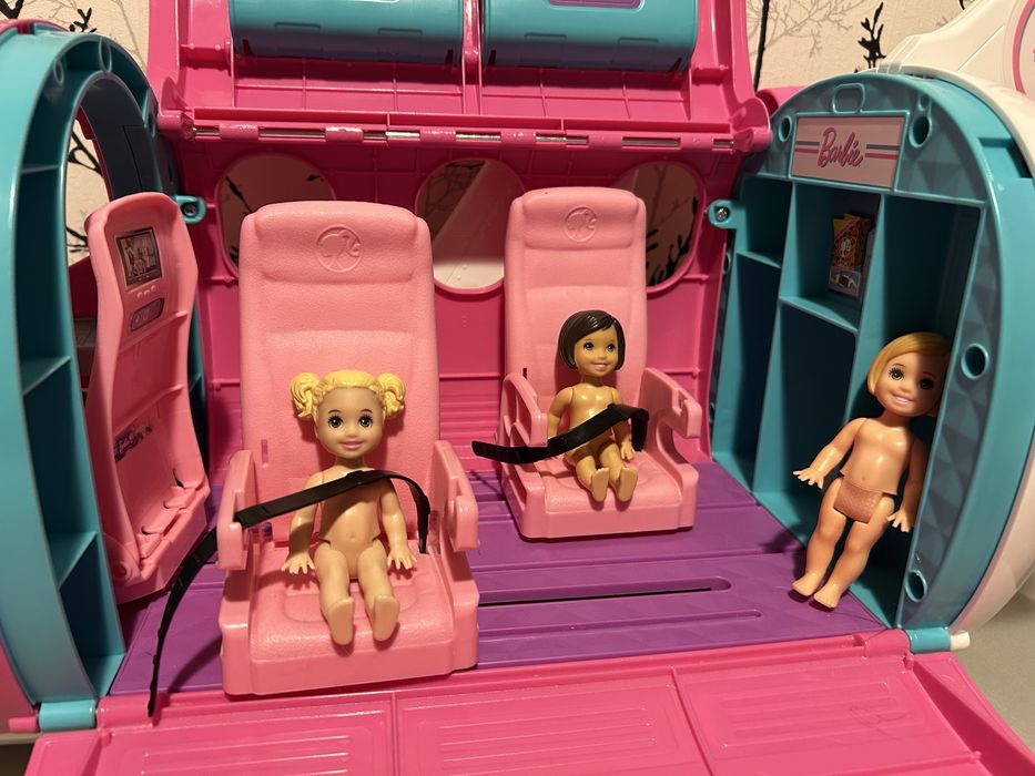 Barbie samolot skuter szafa kawiarnia lalki i ubrania