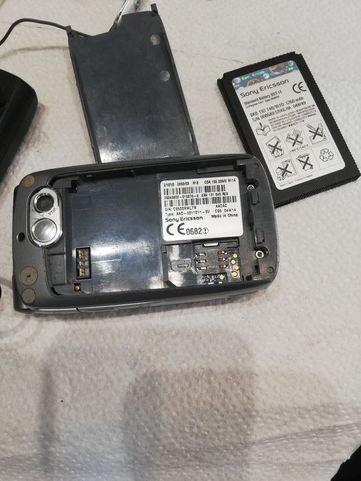 Kultowy Sony Ericsson z1010 ładowarka nowa bateria gratis