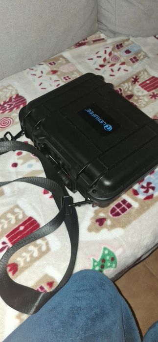 Dji neo + comando e acessórios e bolsa de transporte.