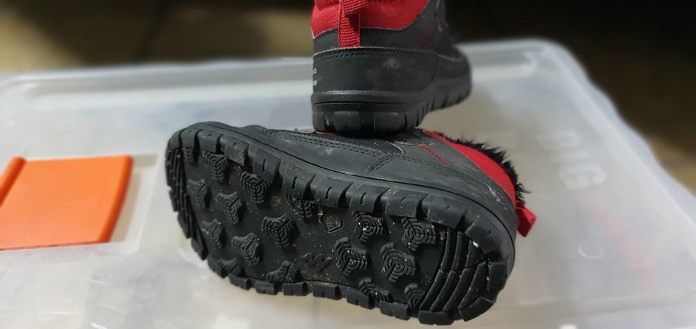 Botas quentinhas de inverno para criança