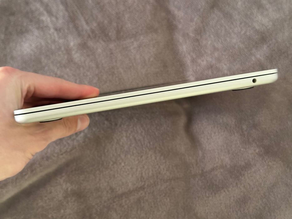 Macbook Air 13 M2 16gb/256gb A2681 182 цикли