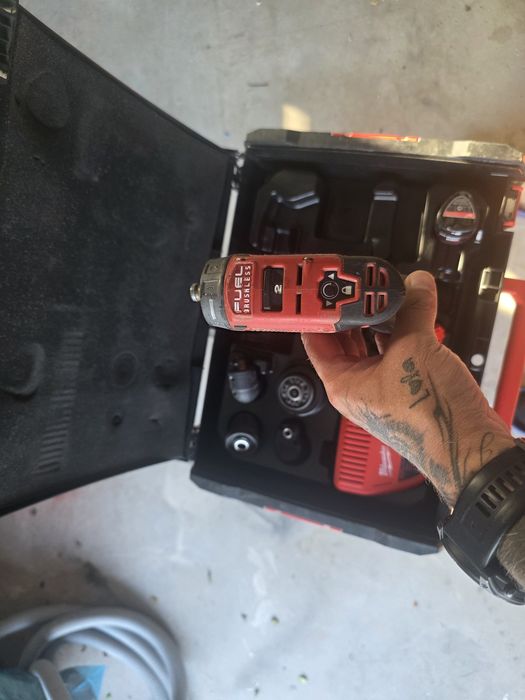 Wkrętarka milwaukee m12