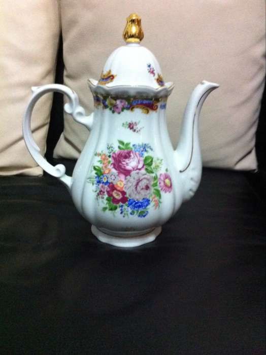 Vendo Porcelana Limoges Bule e Prato