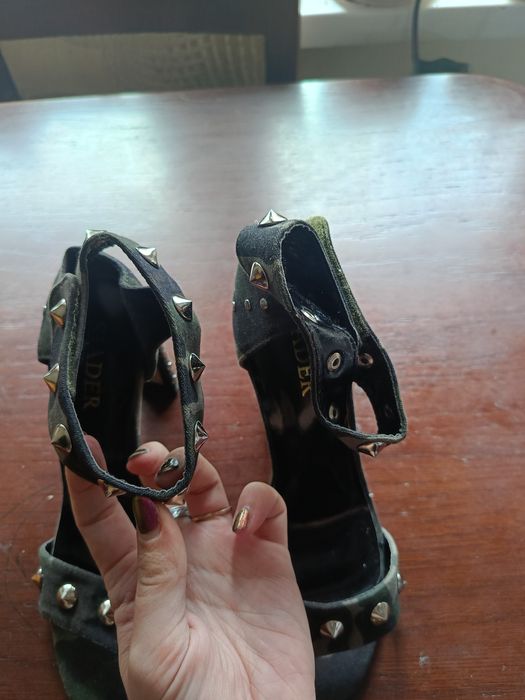 Buty na wysokim obcasie