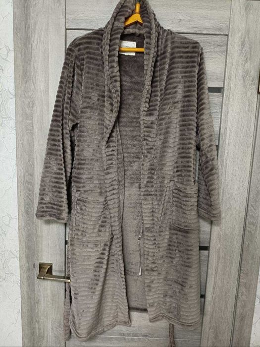 Продам Халати  в доброму стані