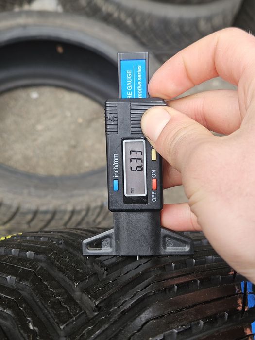 Шины БУ 235 40 R 19 Michelin cross climate 2 комплект всесезон