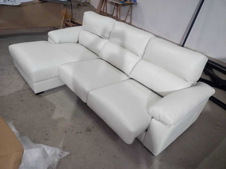 Sofá branco em pele novo nunca usado