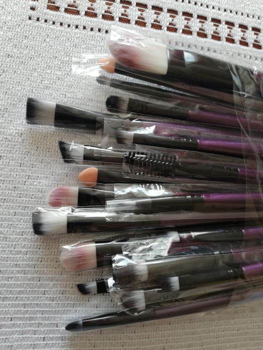 Zestaw pędzli do makijażu 20szt.