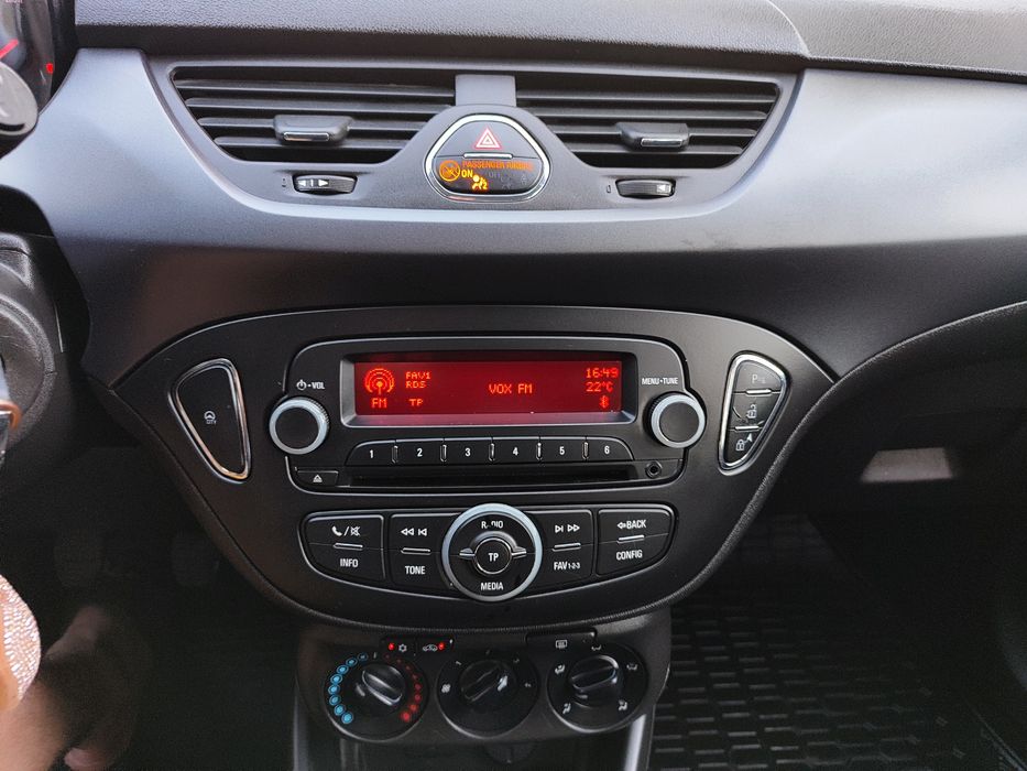 Opel Corsa 2019 1.4 benzyna Polski salon klimatyzacja