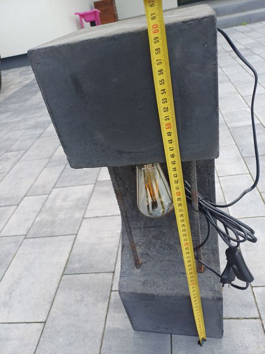 Betonowa lampa loft