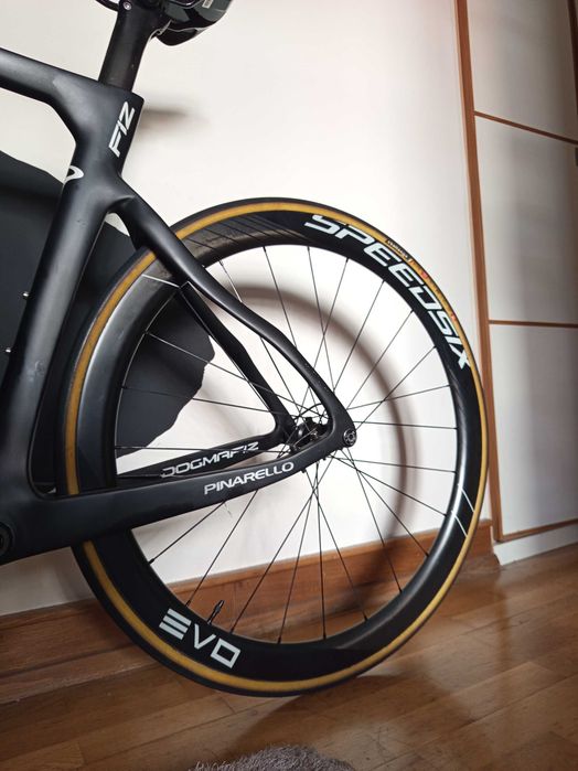 Rodas 28 carbono Speedsix Evo 45 + pneus