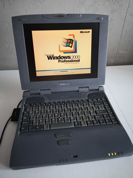 Toshiba Satellite 2180CDT [AMD K6, 196MB, 40GB W98] + EW-7108PCg