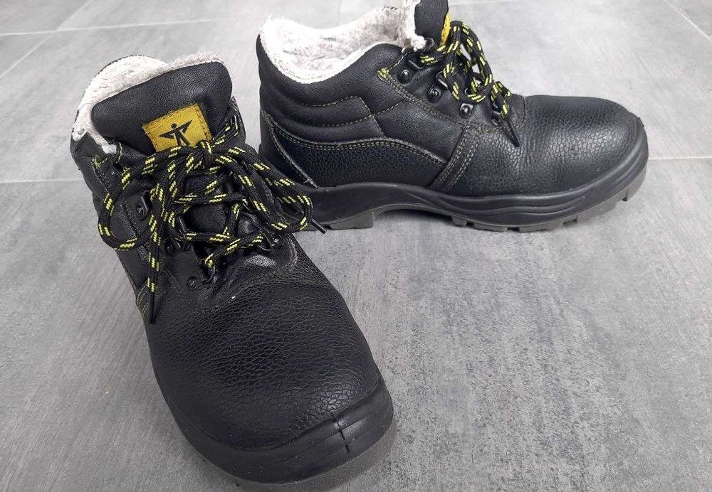 Б/у утепленные ботинки рабочие BRYES, Польша р. 40, стелька 26 см