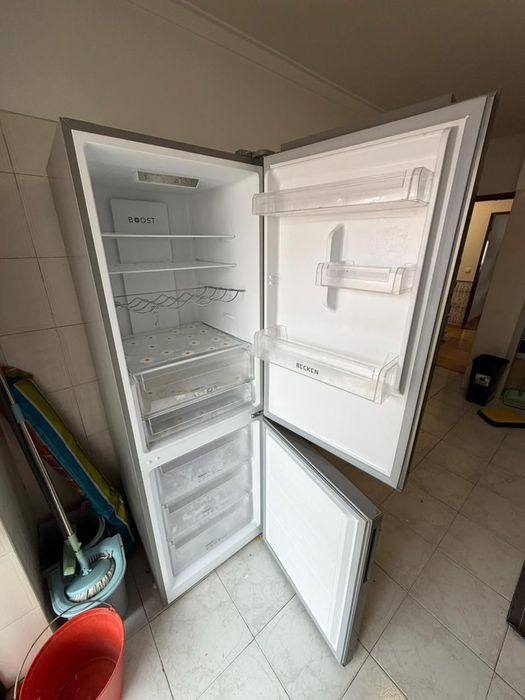 Frigorífico combinado BECKEN 323L