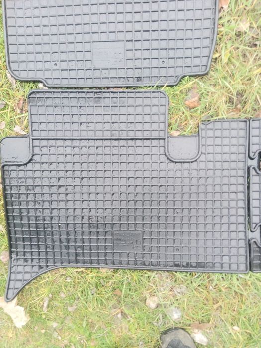 Продам коврики Сценик 2