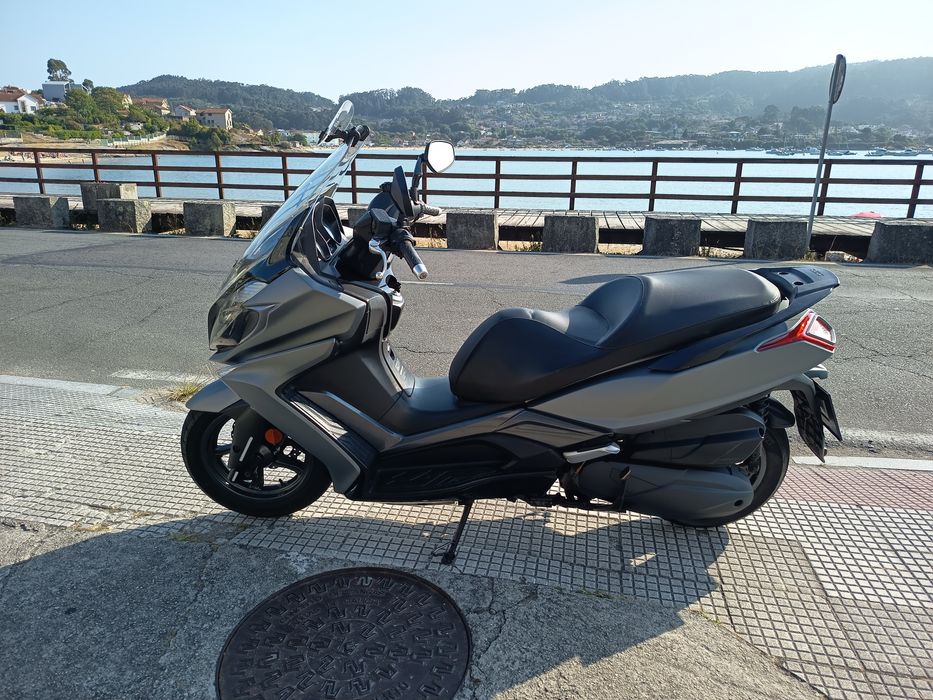 Scooter Kymco 350i superdink  "downtown"12/2017
