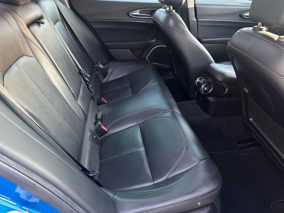 Alfa Romeo Giulia      2018