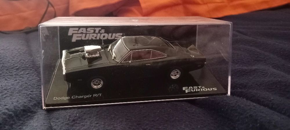 Carro dodge charger R/T fast & furious