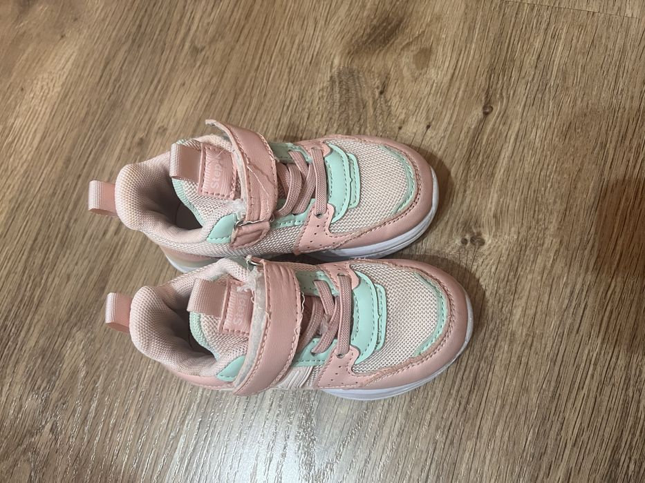 Кросівки 24р для дівчинки