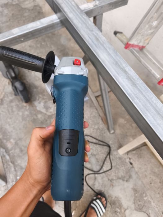 Rebarbadora Bosch profissional