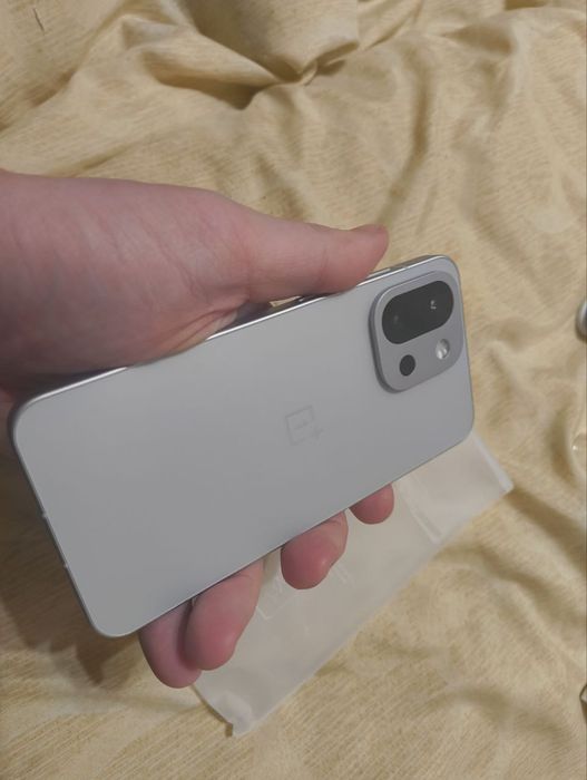 продам отличный ONEPLUS 13T