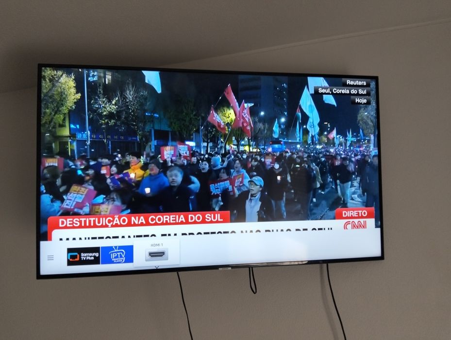 Tv Samsung 55"mais suporte para parede