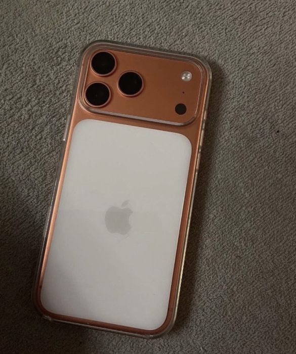 Iphone 17 pro max  + oryginalny case