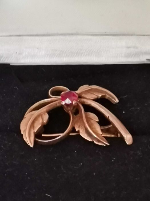 Złota 14 karat Broszka z Rubinem