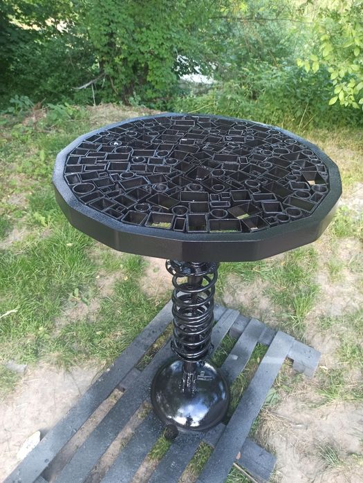 Продам стіл металевий